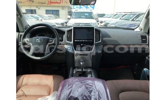 Acheter Import Voiture Toyota Land Cruiser Noir à Import - Dubai, Barh el Gazel Acheter Import Voiture Toyota Land Cruiser Noir à Import - Dubai, Barh el Gazel