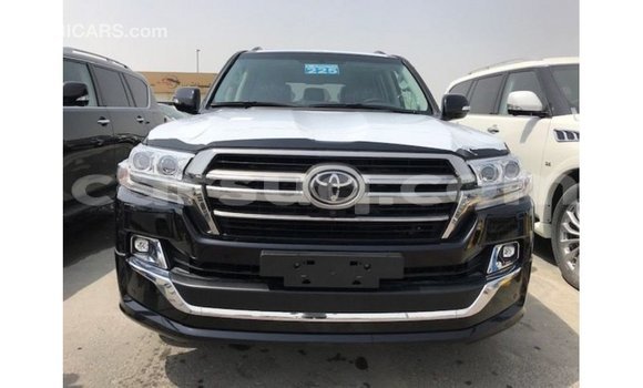 Acheter Import Voiture Toyota Land Cruiser Noir à Import - Dubai, Barh el Gazel Acheter Import Voiture Toyota Land Cruiser Noir à Import - Dubai, Barh el Gazel