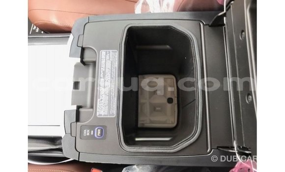 Acheter Import Voiture Toyota Land Cruiser Noir à Import - Dubai, Barh el Gazel Acheter Import Voiture Toyota Land Cruiser Noir à Import - Dubai, Barh el Gazel