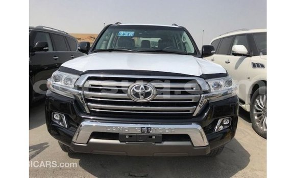 Acheter Import Voiture Toyota Land Cruiser Noir à Import - Dubai, Barh el Gazel Acheter Import Voiture Toyota Land Cruiser Noir à Import - Dubai, Barh el Gazel