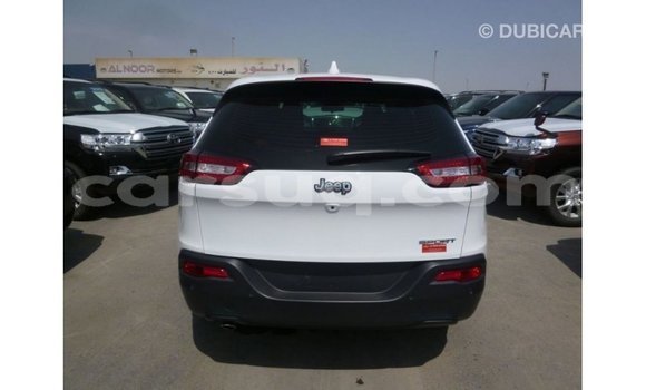 Acheter Import Voiture Jeep Cherokee Blanc à Import - Dubai, Barh el Gazel Acheter Import Voiture Jeep Cherokee Blanc à Import - Dubai, Barh el Gazel