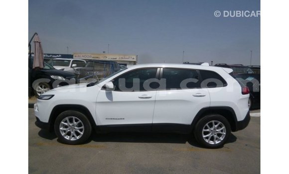 Acheter Import Voiture Jeep Cherokee Blanc à Import - Dubai, Barh el Gazel Acheter Import Voiture Jeep Cherokee Blanc à Import - Dubai, Barh el Gazel