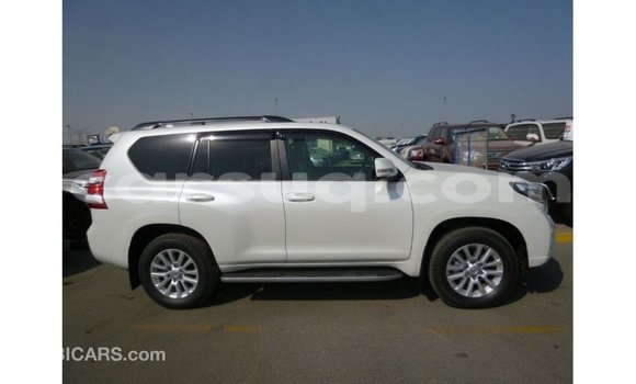 Acheter Import Voiture Toyota Prado Blanc à Import - Dubai, Barh el Gazel Acheter Import Voiture Toyota Prado Blanc à Import - Dubai, Barh el Gazel
