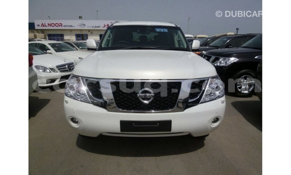 Acheter Import Voiture Nissan Patrol Blanc à Import - Dubai, Barh el Gazel Acheter Import Voiture Nissan Patrol Blanc à Import - Dubai, Barh el Gazel
