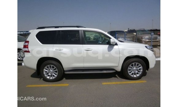 Acheter Import Voiture Toyota Prado Blanc à Import - Dubai, Barh el Gazel Acheter Import Voiture Toyota Prado Blanc à Import - Dubai, Barh el Gazel