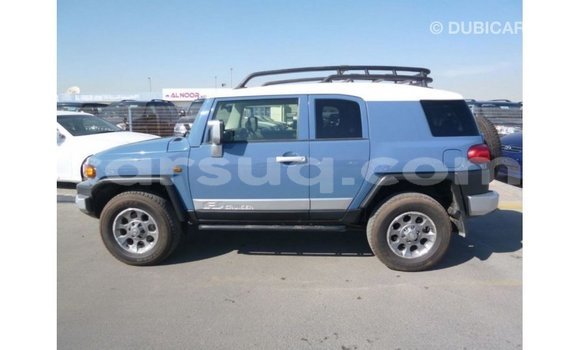 Acheter Import Voiture Toyota FJ Cruiser Bleu à Import - Dubai, Barh el Gazel Acheter Import Voiture Toyota FJ Cruiser Bleu à Import - Dubai, Barh el Gazel