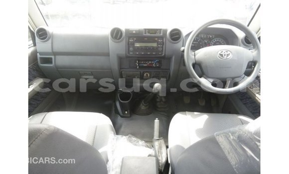 Acheter Import Voiture Toyota Land Cruiser Blanc à Import - Dubai, Barh el Gazel Acheter Import Voiture Toyota Land Cruiser Blanc à Import - Dubai, Barh el Gazel