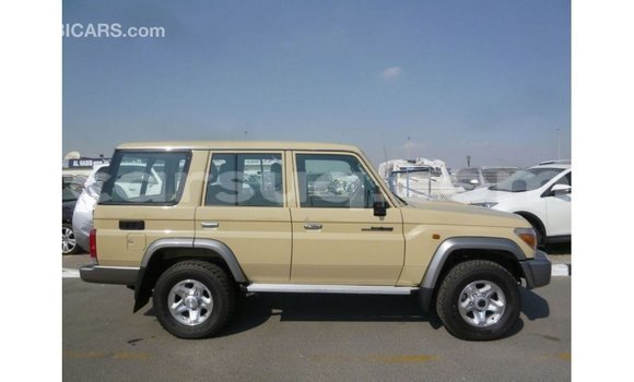 Acheter Import Voiture Toyota Land Cruiser Beige à Import - Dubai, Barh el Gazel Acheter Import Voiture Toyota Land Cruiser Beige à Import - Dubai, Barh el Gazel