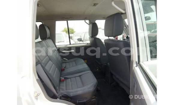Acheter Import Voiture Toyota Land Cruiser Blanc à Import - Dubai, Barh el Gazel Acheter Import Voiture Toyota Land Cruiser Blanc à Import - Dubai, Barh el Gazel