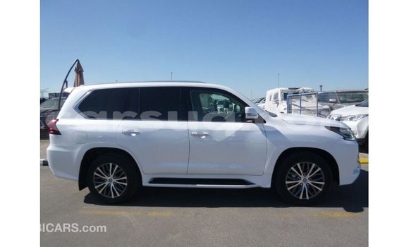 Acheter Import Voiture Lexus LX Blanc à Import - Dubai, Barh el Gazel Acheter Import Voiture Lexus LX Blanc à Import - Dubai, Barh el Gazel