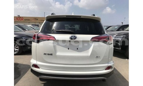 Buy Import Toyota 4Runner White Car in Import - Dubai in Barh el Gazel Buy Import Toyota 4Runner White Car in Import - Dubai in Barh el Gazel