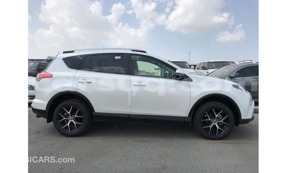 Buy Import Toyota 4Runner White Car in Import - Dubai in Barh el Gazel Buy Import Toyota 4Runner White Car in Import - Dubai in Barh el Gazel