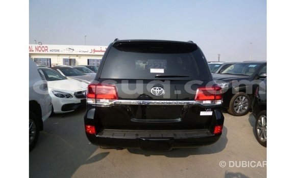 Acheter Import Voiture Toyota Land Cruiser Noir à Import - Dubai, Barh el Gazel Acheter Import Voiture Toyota Land Cruiser Noir à Import - Dubai, Barh el Gazel