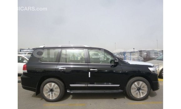 Acheter Import Voiture Toyota Land Cruiser Noir à Import - Dubai, Barh el Gazel Acheter Import Voiture Toyota Land Cruiser Noir à Import - Dubai, Barh el Gazel