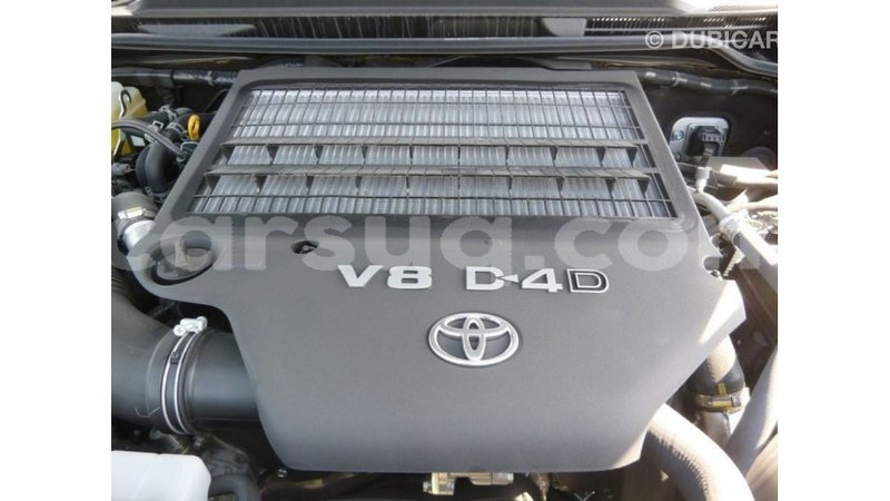 Big with watermark toyota land cruiser barh el gazel import dubai 2437