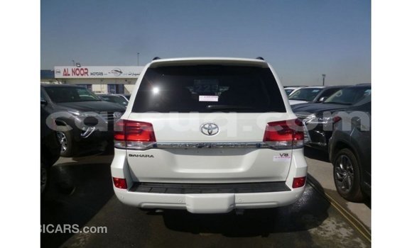 Acheter Import Voiture Toyota Land Cruiser Blanc à Import - Dubai, Barh el Gazel Acheter Import Voiture Toyota Land Cruiser Blanc à Import - Dubai, Barh el Gazel