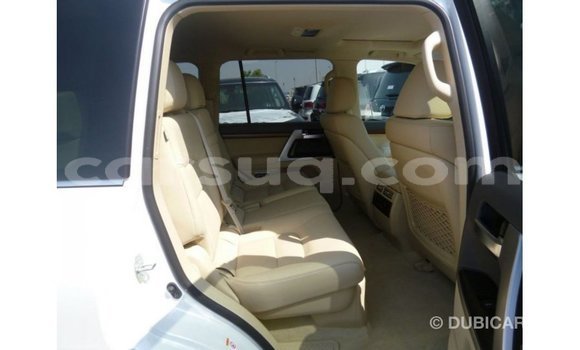 Buy Import Toyota Land Cruiser White Car in Import - Dubai in Barh el Gazel Buy Import Toyota Land Cruiser White Car in Import - Dubai in Barh el Gazel
