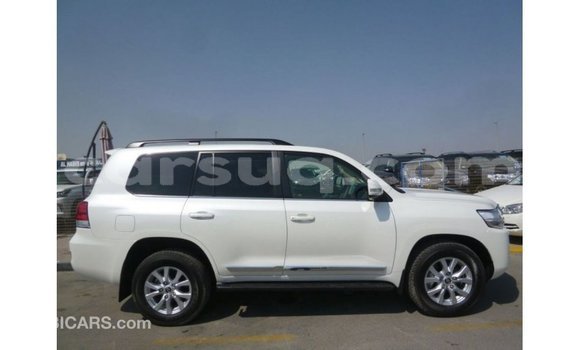 Buy Import Toyota Land Cruiser White Car in Import - Dubai in Barh el Gazel Buy Import Toyota Land Cruiser White Car in Import - Dubai in Barh el Gazel