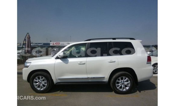 Buy Import Toyota Land Cruiser White Car in Import - Dubai in Barh el Gazel Buy Import Toyota Land Cruiser White Car in Import - Dubai in Barh el Gazel