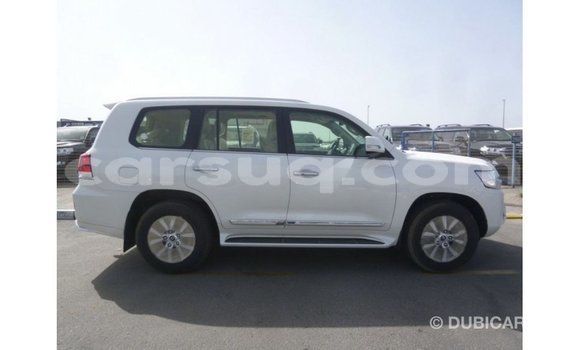 Acheter Import Voiture Toyota Land Cruiser Blanc à Import - Dubai, Barh el Gazel Acheter Import Voiture Toyota Land Cruiser Blanc à Import - Dubai, Barh el Gazel