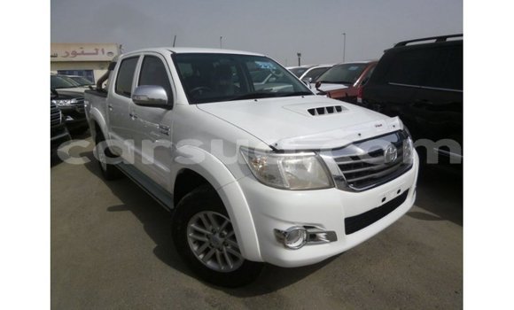 Buy Import Toyota Hilux White Car in Import - Dubai in Barh el Gazel Buy Import Toyota Hilux White Car in Import - Dubai in Barh el Gazel