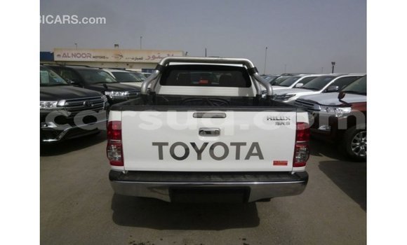 Buy Import Toyota Hilux White Car in Import - Dubai in Barh el Gazel Buy Import Toyota Hilux White Car in Import - Dubai in Barh el Gazel