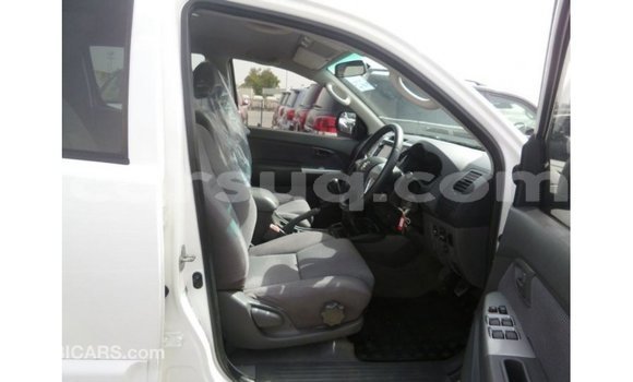 Buy Import Toyota Hilux White Car in Import - Dubai in Barh el Gazel Buy Import Toyota Hilux White Car in Import - Dubai in Barh el Gazel