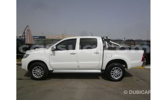 Buy Import Toyota Hilux White Car in Import - Dubai in Barh el Gazel Buy Import Toyota Hilux White Car in Import - Dubai in Barh el Gazel
