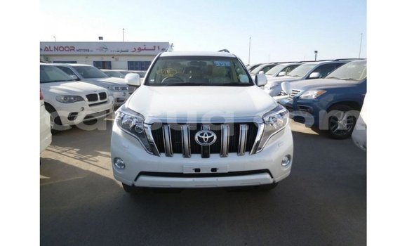 Acheter Import Voiture Toyota Prado Blanc à Import - Dubai, Barh el Gazel Acheter Import Voiture Toyota Prado Blanc à Import - Dubai, Barh el Gazel