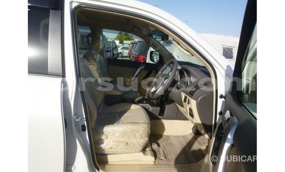 Acheter Import Voiture Toyota Prado Blanc à Import - Dubai, Barh el Gazel Acheter Import Voiture Toyota Prado Blanc à Import - Dubai, Barh el Gazel