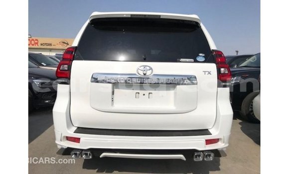 Acheter Import Voiture Toyota Prado Blanc à Import - Dubai, Barh el Gazel Acheter Import Voiture Toyota Prado Blanc à Import - Dubai, Barh el Gazel
