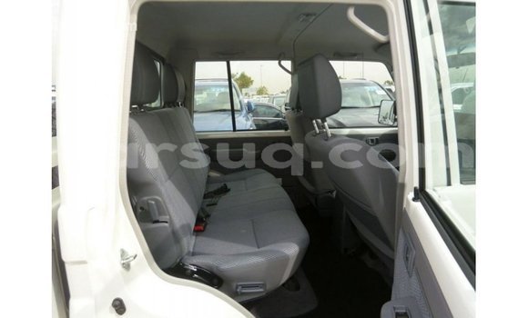 Acheter Import Voiture Toyota Land Cruiser Blanc à Import - Dubai, Barh el Gazel Acheter Import Voiture Toyota Land Cruiser Blanc à Import - Dubai, Barh el Gazel