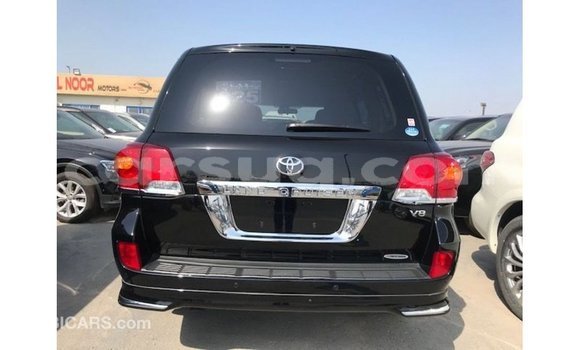 Acheter Import Voiture Toyota Land Cruiser Noir à Import - Dubai, Barh el Gazel Acheter Import Voiture Toyota Land Cruiser Noir à Import - Dubai, Barh el Gazel