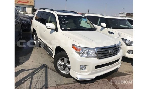 Acheter Import Voiture Toyota Land Cruiser Blanc à Import - Dubai, Barh el Gazel Acheter Import Voiture Toyota Land Cruiser Blanc à Import - Dubai, Barh el Gazel