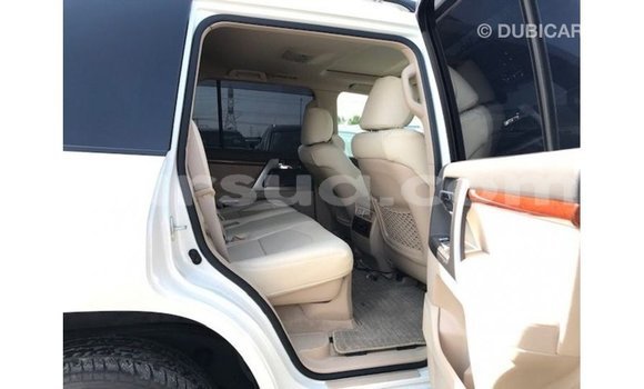 Acheter Import Voiture Toyota Land Cruiser Blanc à Import - Dubai, Barh el Gazel Acheter Import Voiture Toyota Land Cruiser Blanc à Import - Dubai, Barh el Gazel