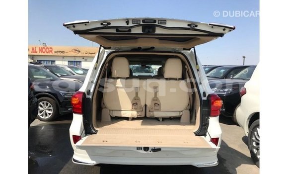 Acheter Import Voiture Toyota Land Cruiser Blanc à Import - Dubai, Barh el Gazel Acheter Import Voiture Toyota Land Cruiser Blanc à Import - Dubai, Barh el Gazel