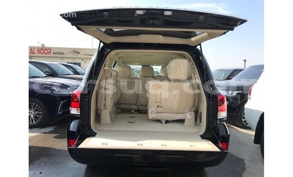 Acheter Import Voiture Toyota Land Cruiser Noir à Import - Dubai, Barh el Gazel Acheter Import Voiture Toyota Land Cruiser Noir à Import - Dubai, Barh el Gazel