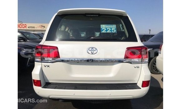 Acheter Import Voiture Toyota Land Cruiser Blanc à Import - Dubai, Barh el Gazel Acheter Import Voiture Toyota Land Cruiser Blanc à Import - Dubai, Barh el Gazel