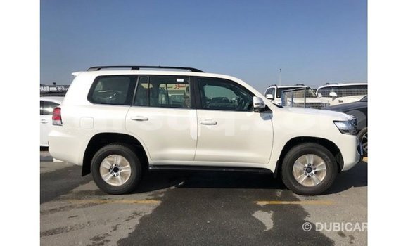 Acheter Import Voiture Toyota Land Cruiser Blanc à Import - Dubai, Barh el Gazel Acheter Import Voiture Toyota Land Cruiser Blanc à Import - Dubai, Barh el Gazel