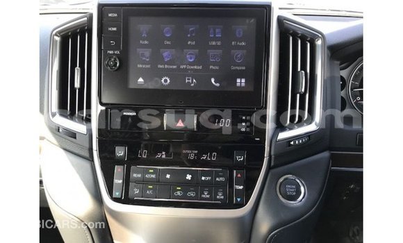 Acheter Import Voiture Toyota Land Cruiser Blanc à Import - Dubai, Barh el Gazel Acheter Import Voiture Toyota Land Cruiser Blanc à Import - Dubai, Barh el Gazel