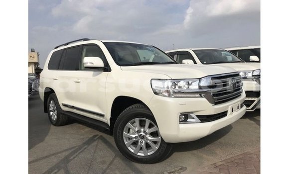 Acheter Import Voiture Toyota Land Cruiser Blanc à Import - Dubai, Barh el Gazel Acheter Import Voiture Toyota Land Cruiser Blanc à Import - Dubai, Barh el Gazel
