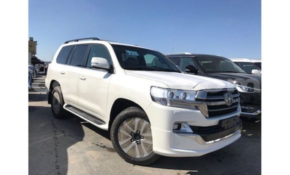 Buy Import Toyota Land Cruiser White Car in Import - Dubai in Barh el Gazel Buy Import Toyota Land Cruiser White Car in Import - Dubai in Barh el Gazel