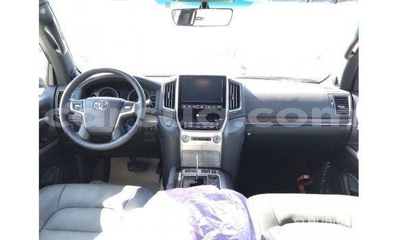Buy Import Toyota Land Cruiser White Car in Import - Dubai in Barh el Gazel Buy Import Toyota Land Cruiser White Car in Import - Dubai in Barh el Gazel
