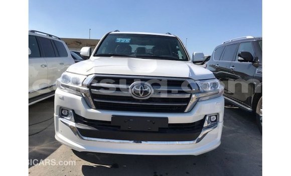 Buy Import Toyota Land Cruiser White Car in Import - Dubai in Barh el Gazel Buy Import Toyota Land Cruiser White Car in Import - Dubai in Barh el Gazel