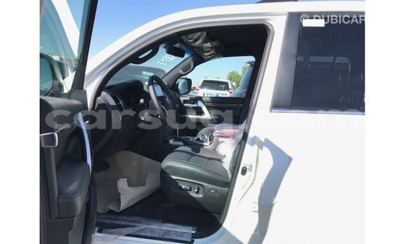 Buy Import Toyota Land Cruiser White Car in Import - Dubai in Barh el Gazel Buy Import Toyota Land Cruiser White Car in Import - Dubai in Barh el Gazel