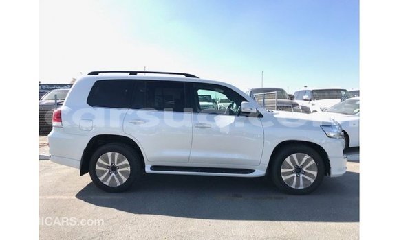 Buy Import Toyota Land Cruiser White Car in Import - Dubai in Barh el Gazel Buy Import Toyota Land Cruiser White Car in Import - Dubai in Barh el Gazel