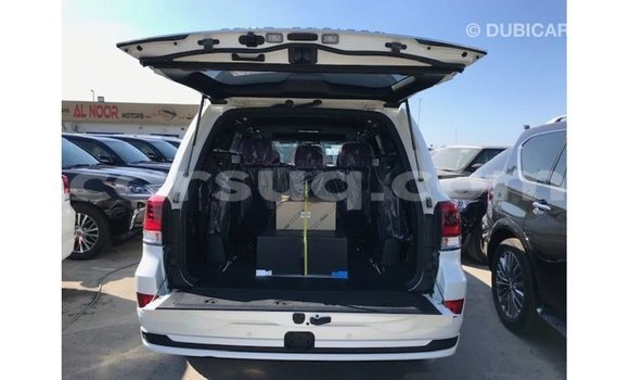 Buy Import Toyota Land Cruiser White Car in Import - Dubai in Barh el Gazel Buy Import Toyota Land Cruiser White Car in Import - Dubai in Barh el Gazel