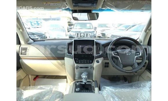 Acheter Import Voiture Toyota Land Cruiser Blanc à Import - Dubai, Barh el Gazel Acheter Import Voiture Toyota Land Cruiser Blanc à Import - Dubai, Barh el Gazel