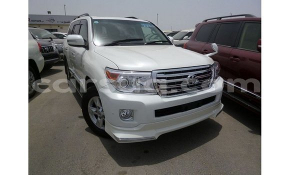 Buy Import Toyota Land Cruiser White Car in Import - Dubai in Barh el Gazel Buy Import Toyota Land Cruiser White Car in Import - Dubai in Barh el Gazel