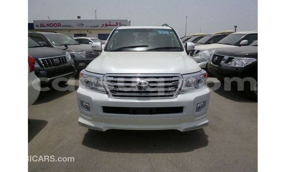 Buy Import Toyota Land Cruiser White Car in Import - Dubai in Barh el Gazel Buy Import Toyota Land Cruiser White Car in Import - Dubai in Barh el Gazel